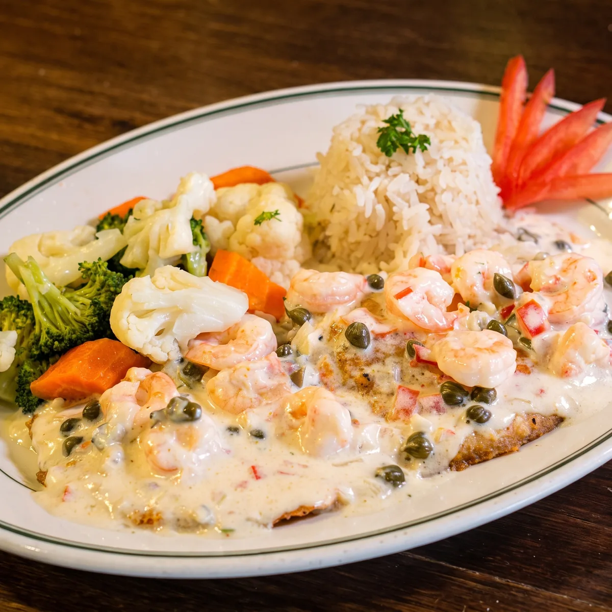 Filete de pescado en salsa de camarón de Casa Grande